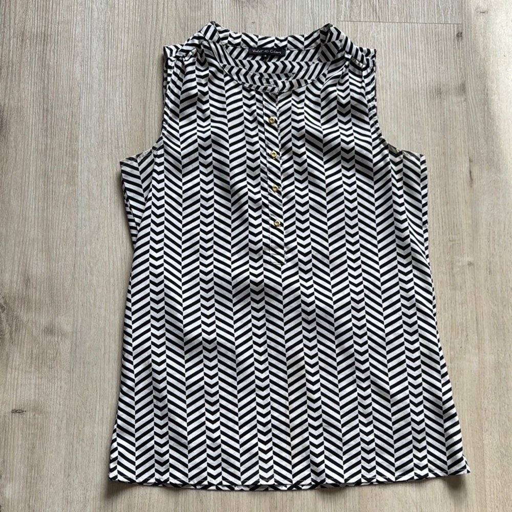 Black and White Chevron Sleeveless Top